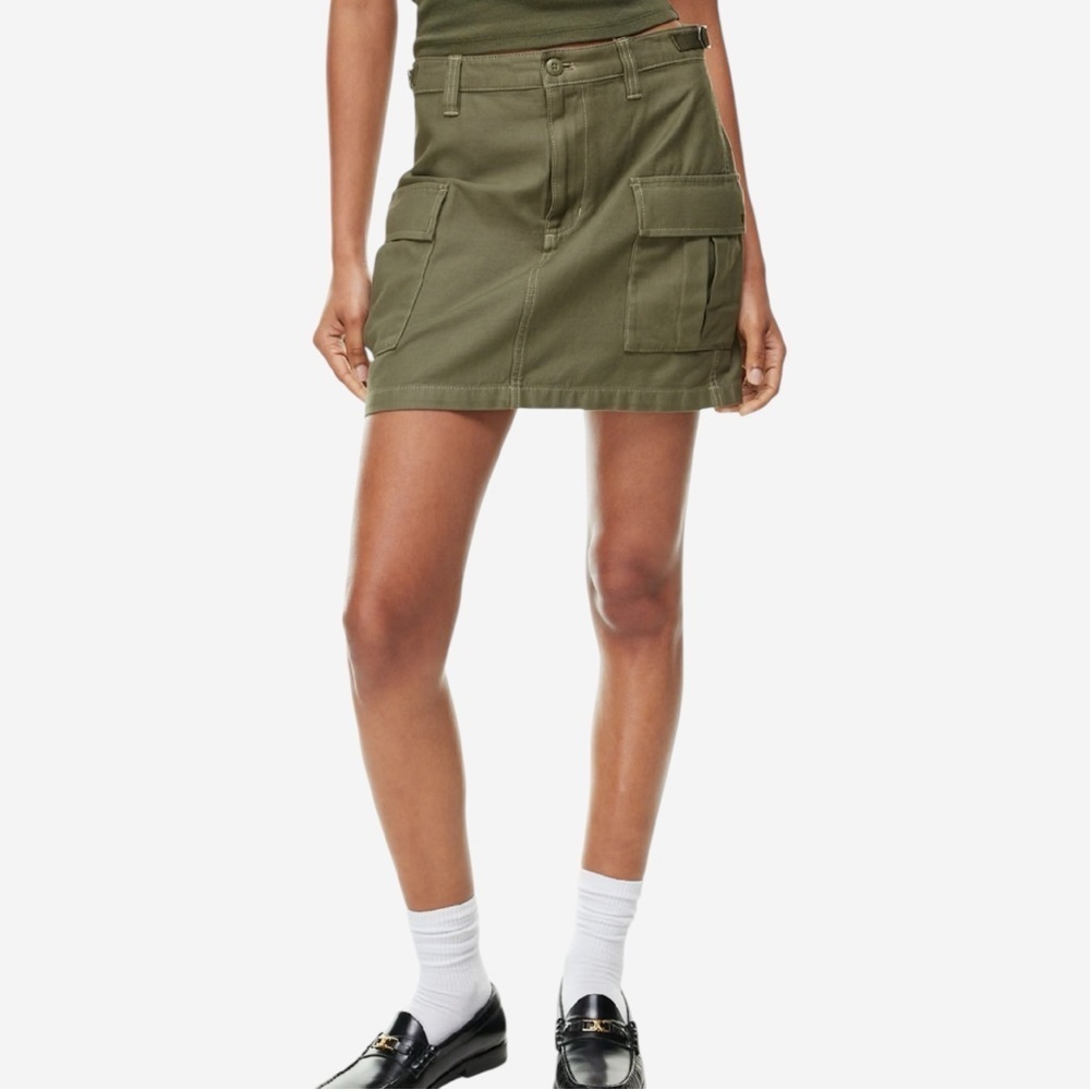 ✨ ARITZIA TNA Supply Cargo Utility Micro Mini Skirt • Army Green • Size 2 - Picture 2 of 13